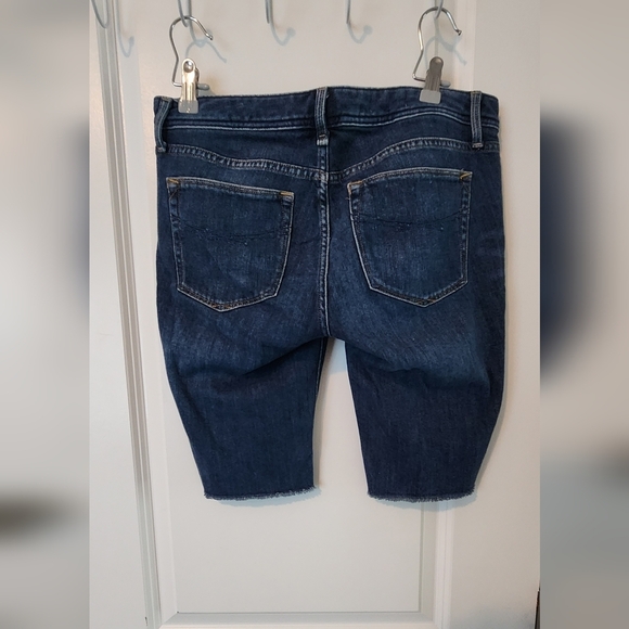 Gap Jeans Bermuda  Shorts Manufactured Raw Hem Size 29/8 - Picture 2 of 4